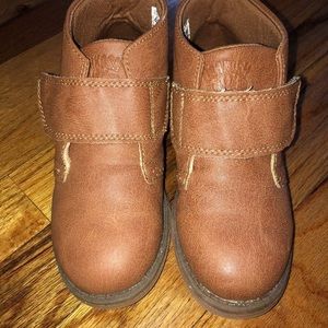 Boys Osh Kosh Brown booties .. Size 12